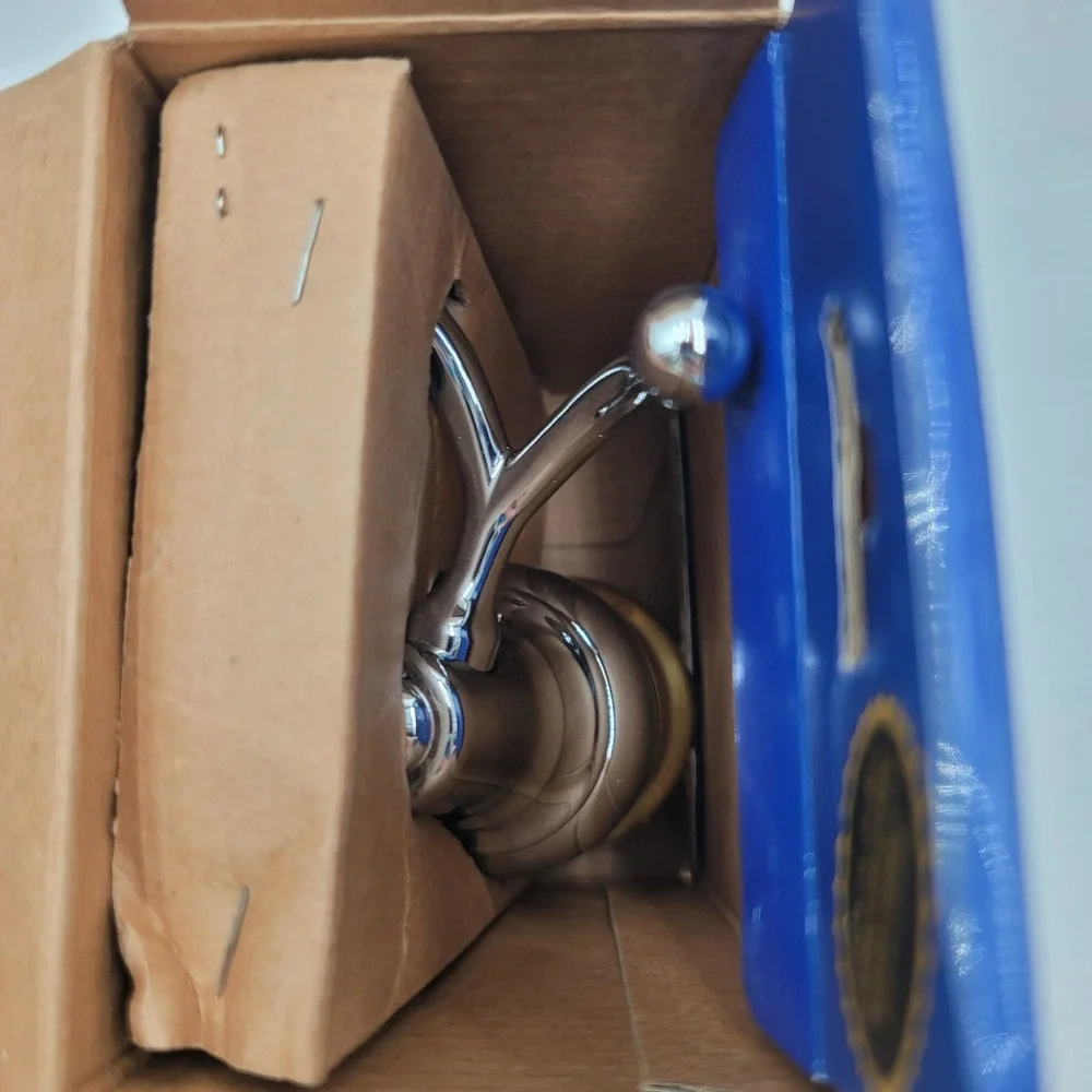VTG Moen Decorator Robe Hook Chrome and Polished Brass Y4703CP Bathroom Acc. New